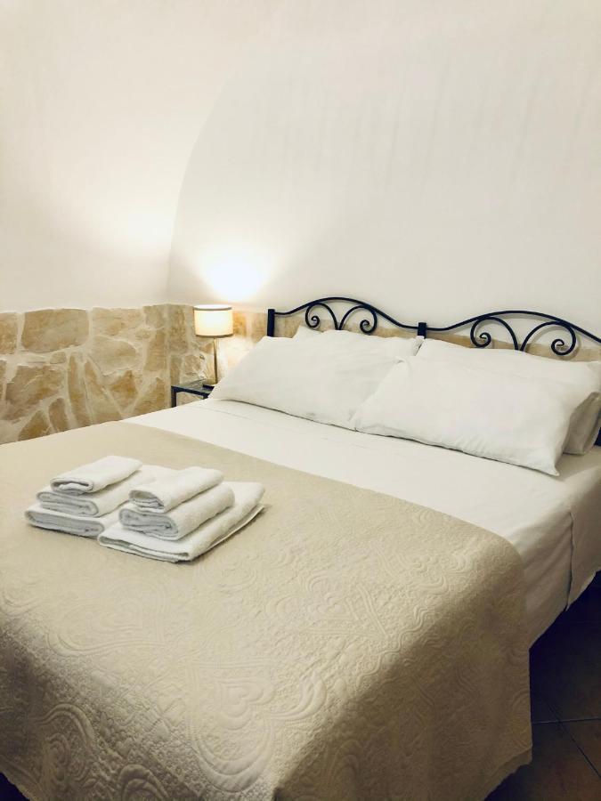 Dimora Bellini Apartment And Rooms Castellana Grotte Exterior foto