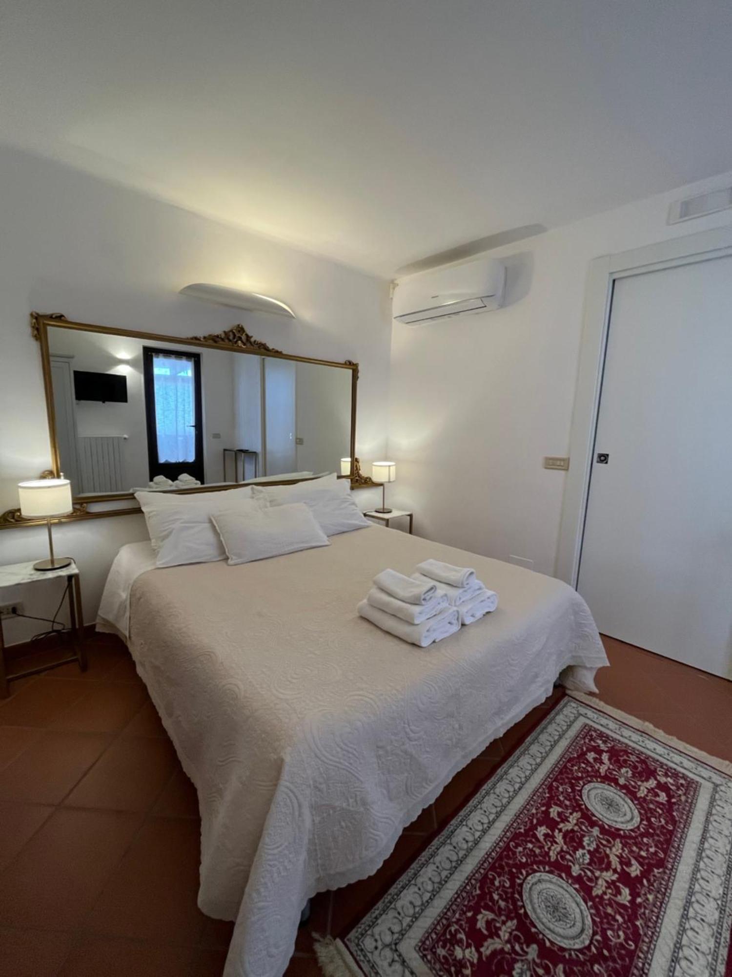 Dimora Bellini Apartment And Rooms Castellana Grotte Exterior foto